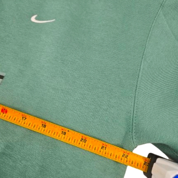 Nike Solo Swoosh Fleece Crew Loose Fit Sweatshirt - Picture 6 of 10